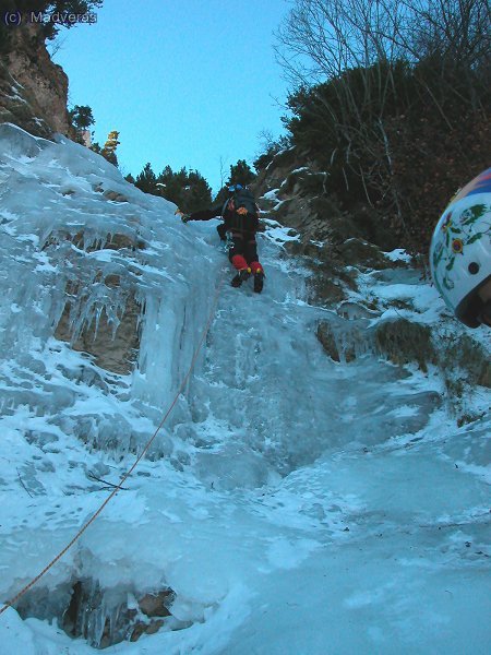 Farell abriendo la primera cascada.