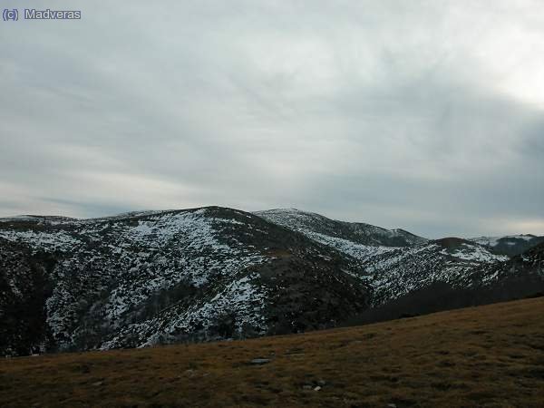 Ya vemos la cima... parece que esta nevadito ;)