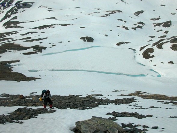 MadJaume con el segundo lago al fondo