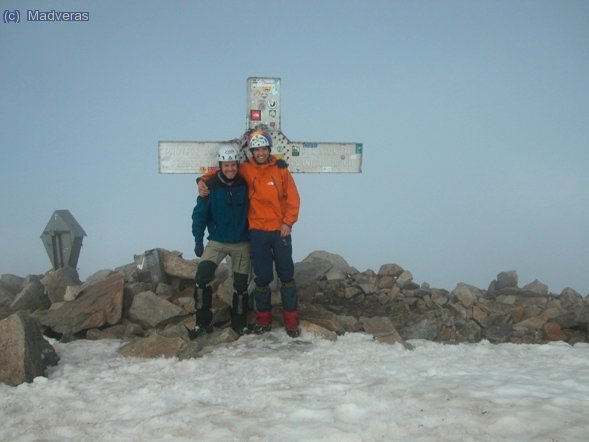 MadVeras y Julio en la cima del Aneto