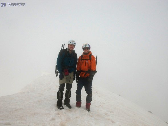 En la cima de de la Tuca de coronas o Coronas SE ... o eso creemos... porque no se ve ná!