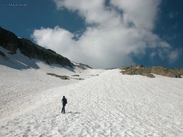 La verdad es que aun queda muchisima nieve