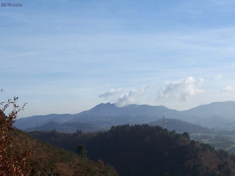 Peñas de Aia, ya casi casi visibles del todo.