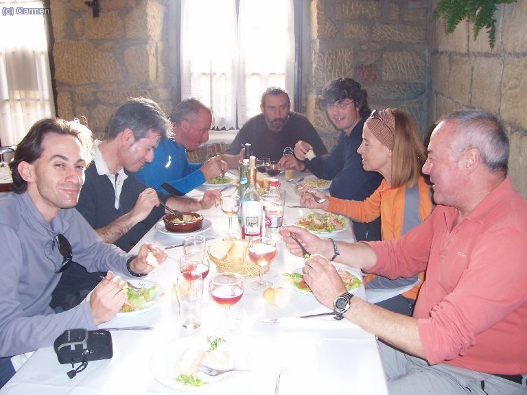 Y después de tan estupenda excursión, ¿qué mejor que una buena comida entre pecho y espalda????