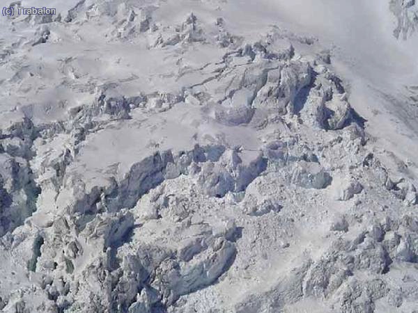 Glaciar, seracs, y de tanto en cuento un estruendo que nos hacía girar la cabeza en la vía