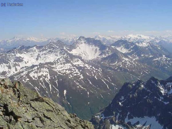 Vistas de un pico bajito pero muy atractivo hacia el sur-este