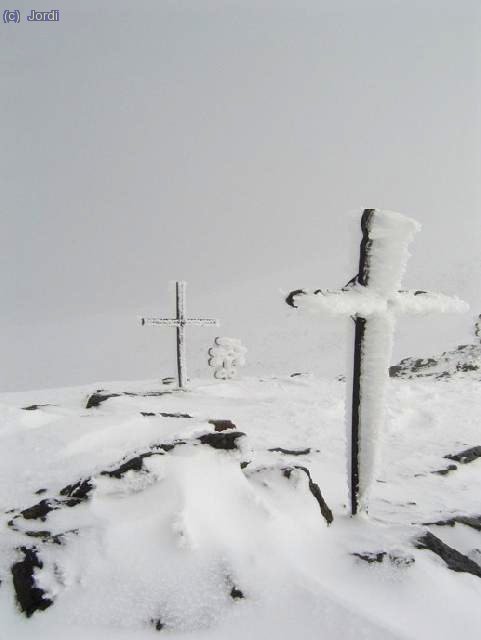 El coll de Noucreus entre la niebla