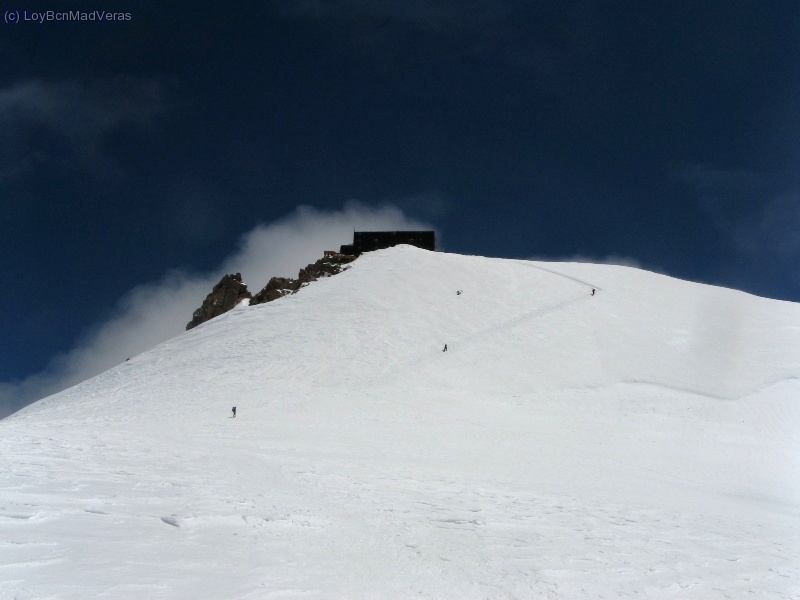 Signalkuppe con la Campana Margheritta (4552m)