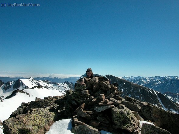 LoyBcn en el hito de la cima.. :)