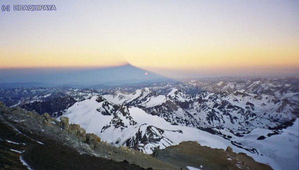 ombra de l´Aconcagua el dia de cim