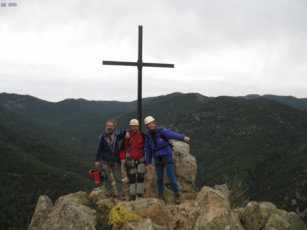 Al cim, el Pitu Canals, el Vicenç i el Mikelet.