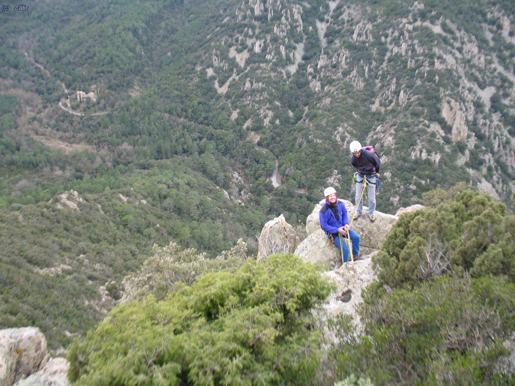 Arribant al cim, tram de cresteig en ensamble. En Miquel Alegre i jo.