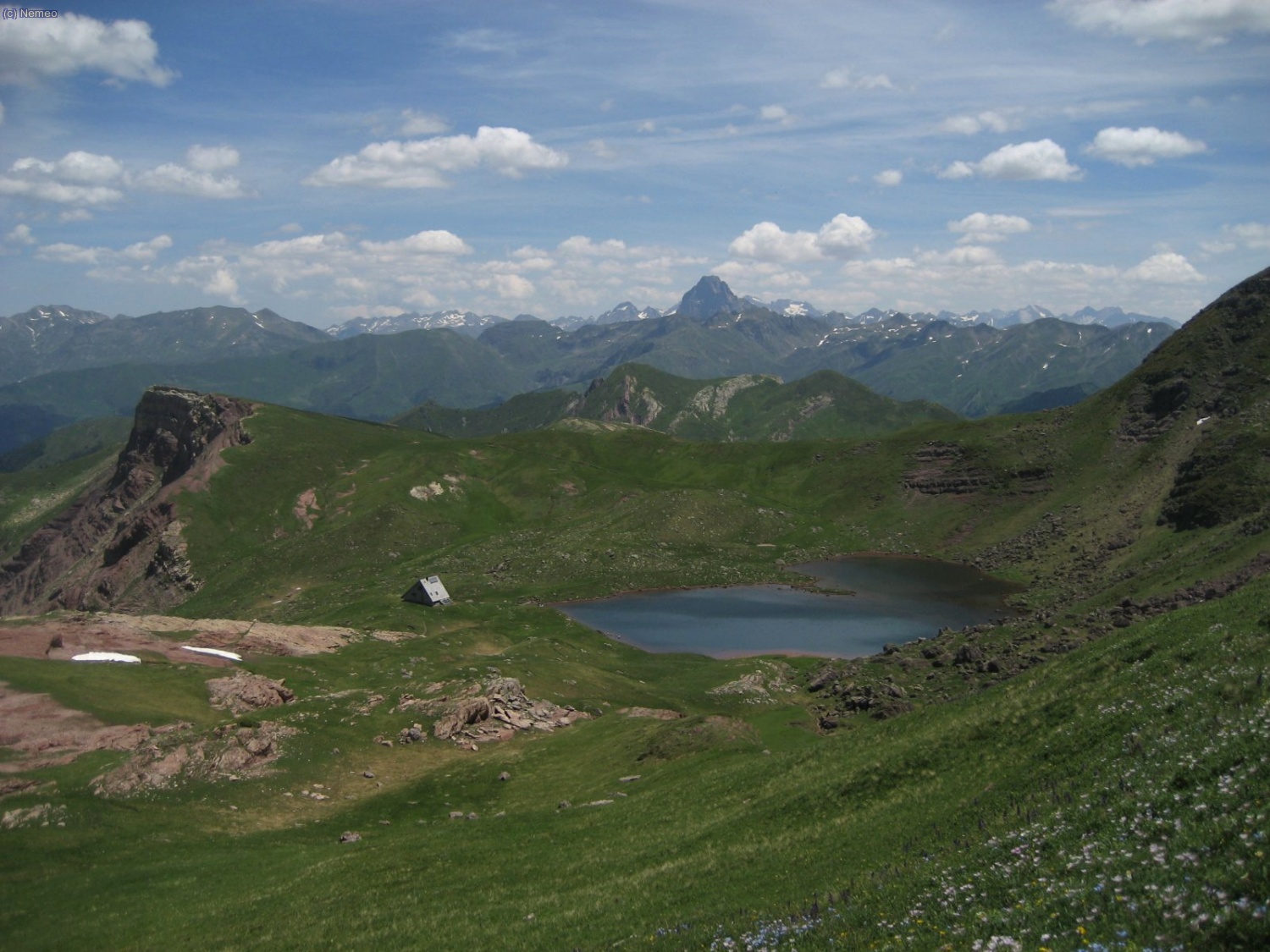 Refugio de Arlet desde le collado del mismo nombre.