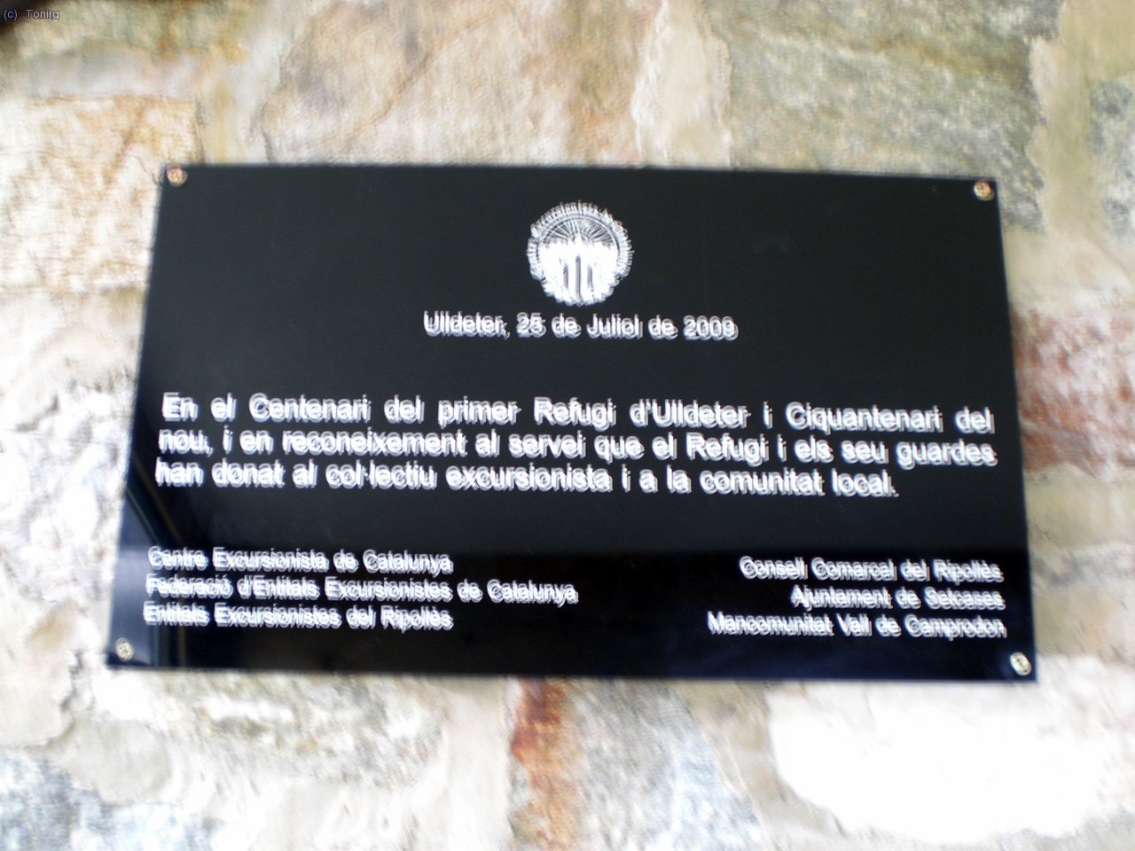 Placa commemorativa del 50e aniversari del refugi nou d